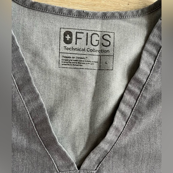 Figs Graphite Gray Casma Three-Pocket Scrub SZ L - Picture 2 of 7